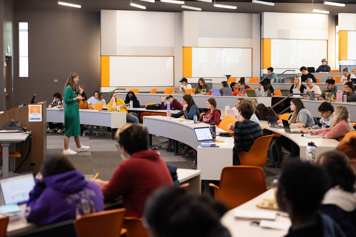 Elena Shpak, Associate Professor, BCMB, teaches a Cellular & Molecular Biology class (BIOL 160) inside the Mossman Building. Photo by Steven Bridges